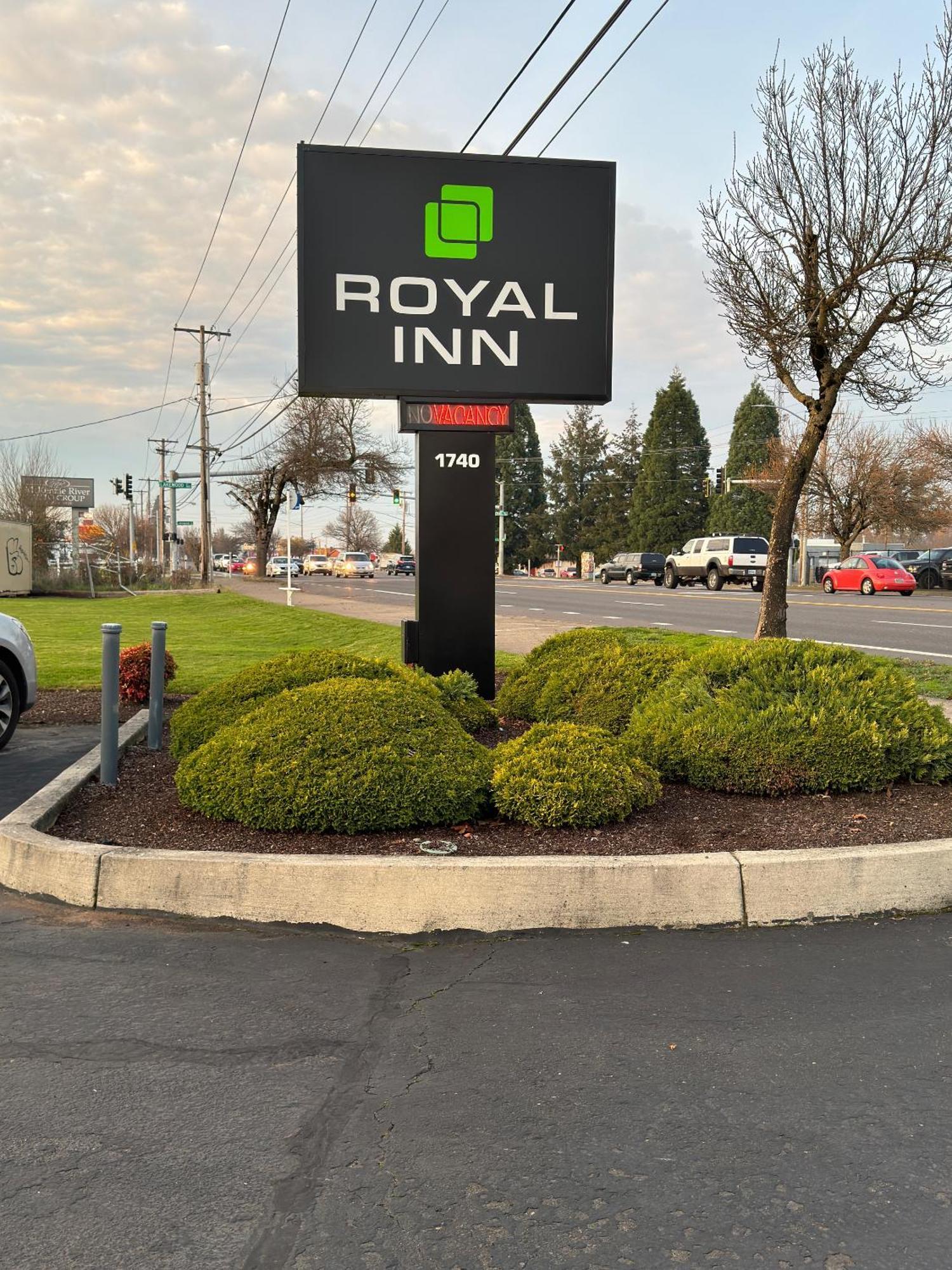 Royal Inn Eugene- Airport Exteriör bild